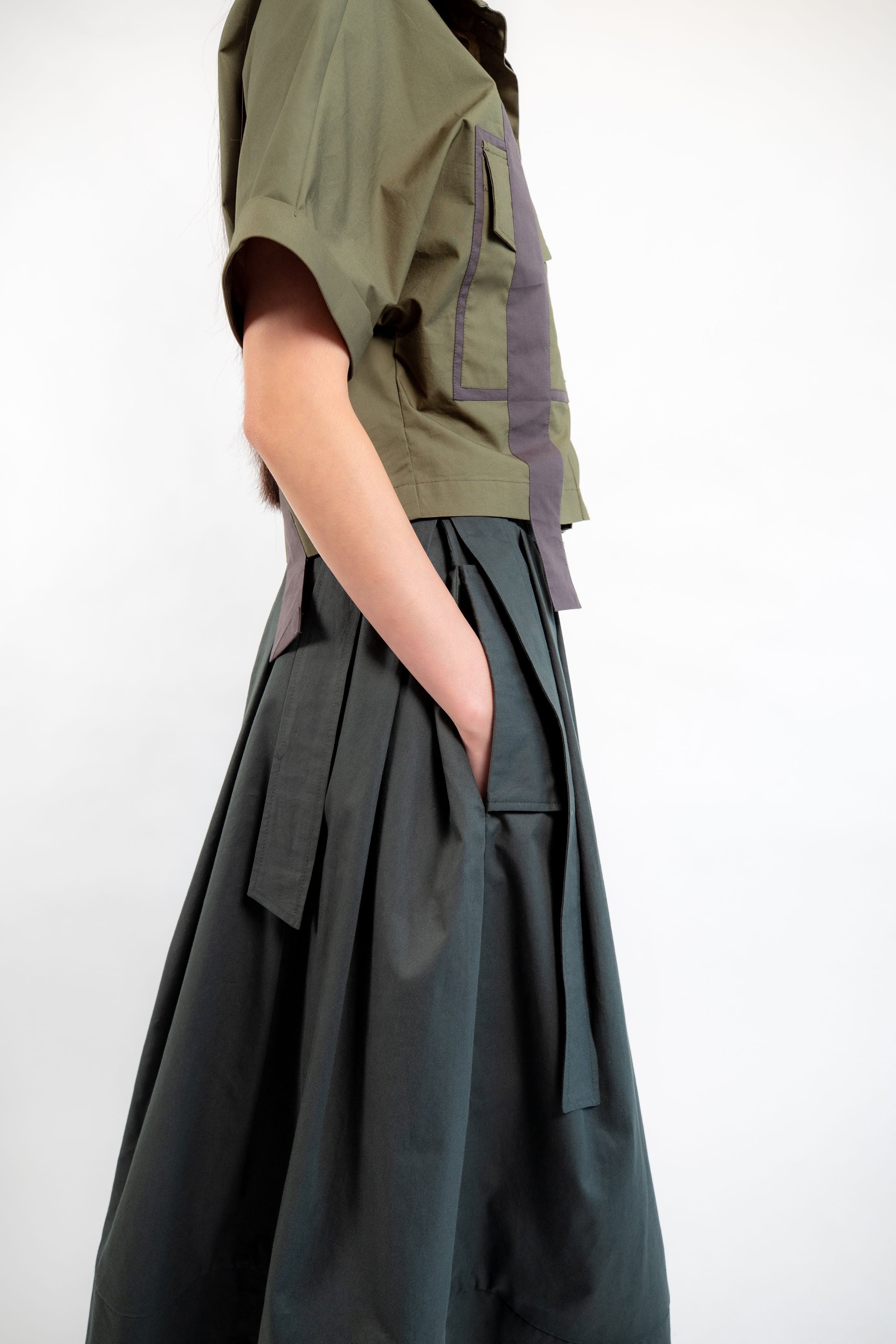 Forest green pleated outlet skirt